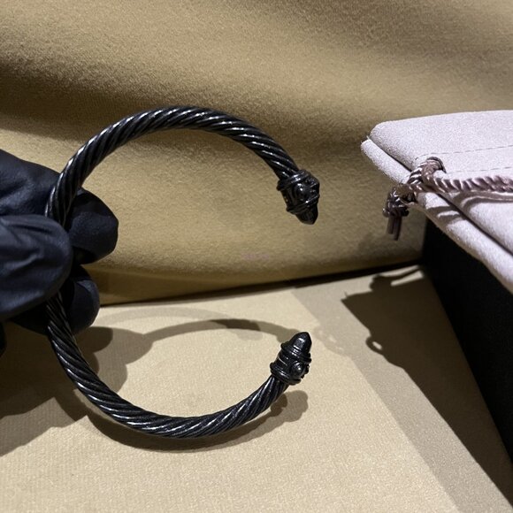 D̲a̲v̲i̲d̲ ̲Y̲u̲r̲m̲a̲n̲ 5mm bracelets-black - Picture 2 of 5